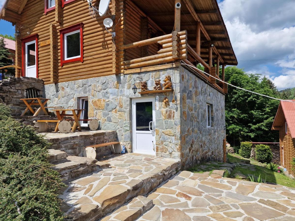 Троє Поросят Villa Славске Екстериор снимка